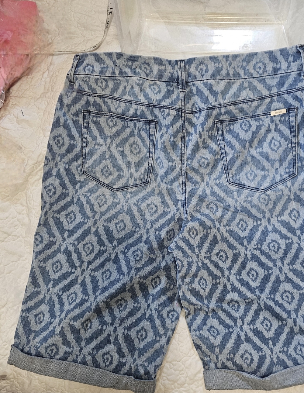 Chico's Blue Patterned Women's Denim Jean Shorts EUC  Size 2.5 - Picture 2 of 6